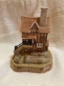 The Midlands Collection 1987 - David Winter Cottages - Lace Makers Cottage