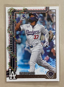 2025 Topps H164 Teoscar Hernandez - Baseball - Holiday